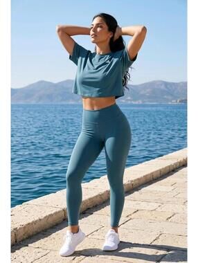 adidas Women's Climacool Cropped Top sz X-Large